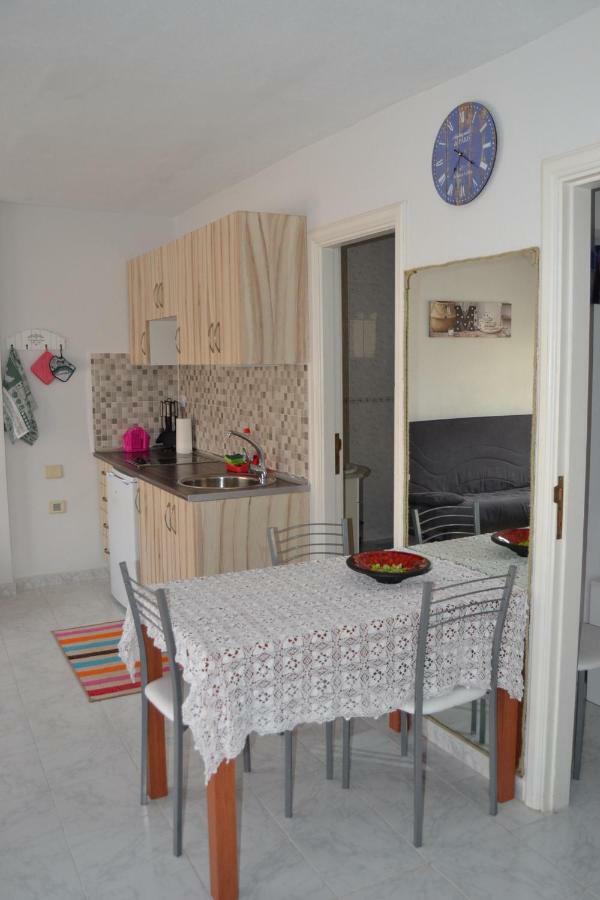 Sun & Sol Apartment Caleta De Fuste Exterior photo